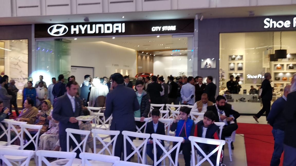 Hyundai opens digital showroom, introduces two new vehicles in Pakistan